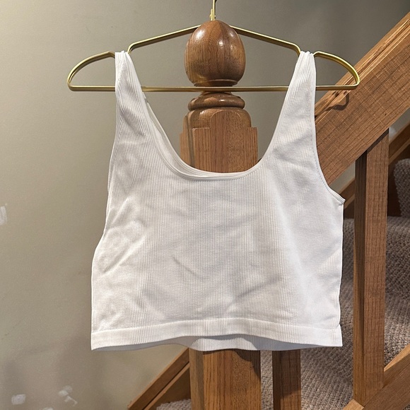 GAP White Ribbed Cropped Tank - Picture 2 of 3